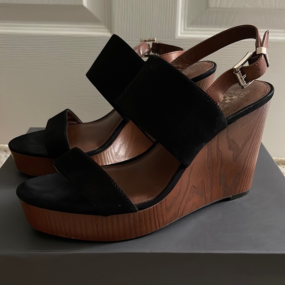 Black and brown wedges